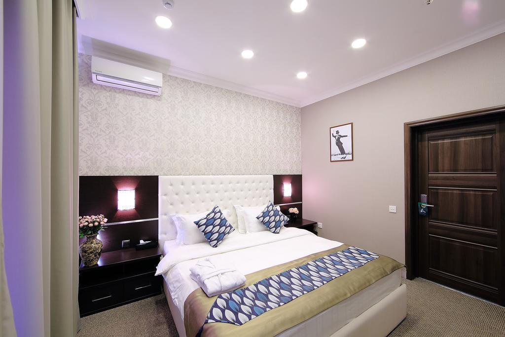 Premier Hotel บิชเคก ภายนอก รูปภาพ