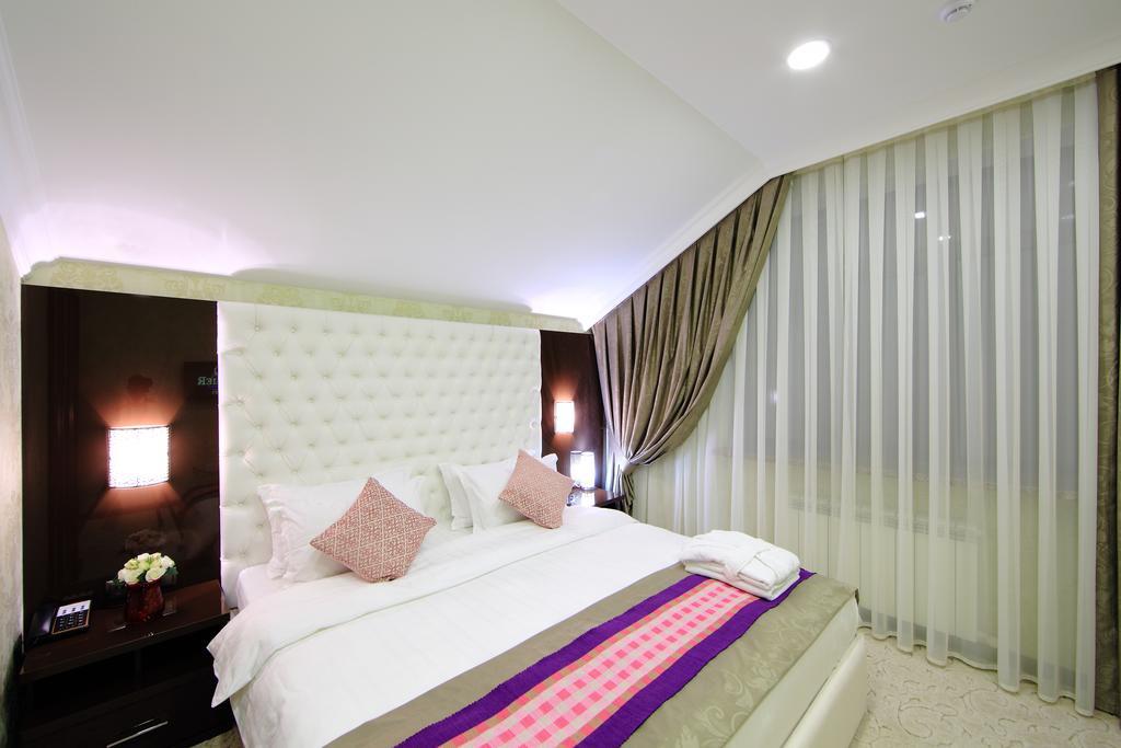 Premier Hotel บิชเคก ภายนอก รูปภาพ