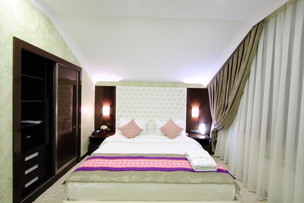 Premier Hotel บิชเคก ภายนอก รูปภาพ