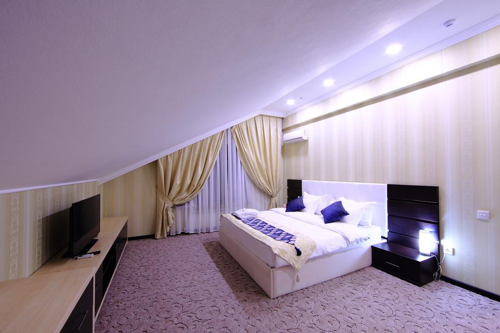 Premier Hotel บิชเคก ภายนอก รูปภาพ