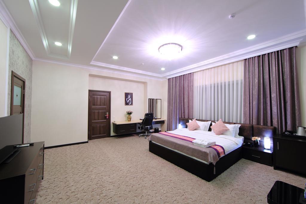 Premier Hotel บิชเคก ภายนอก รูปภาพ