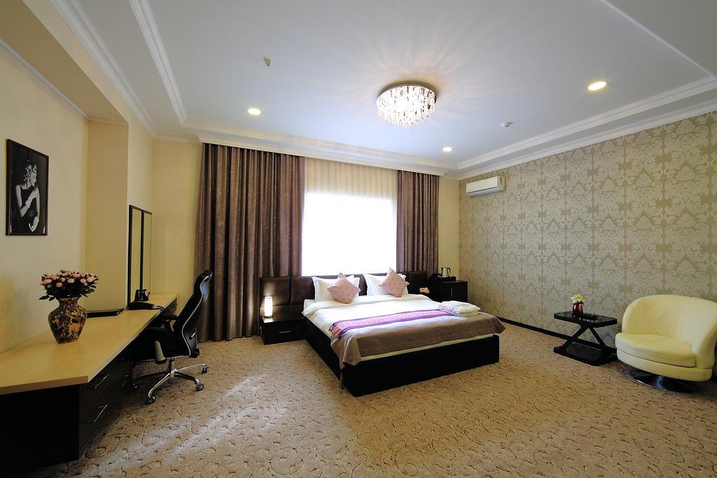 Premier Hotel บิชเคก ภายนอก รูปภาพ