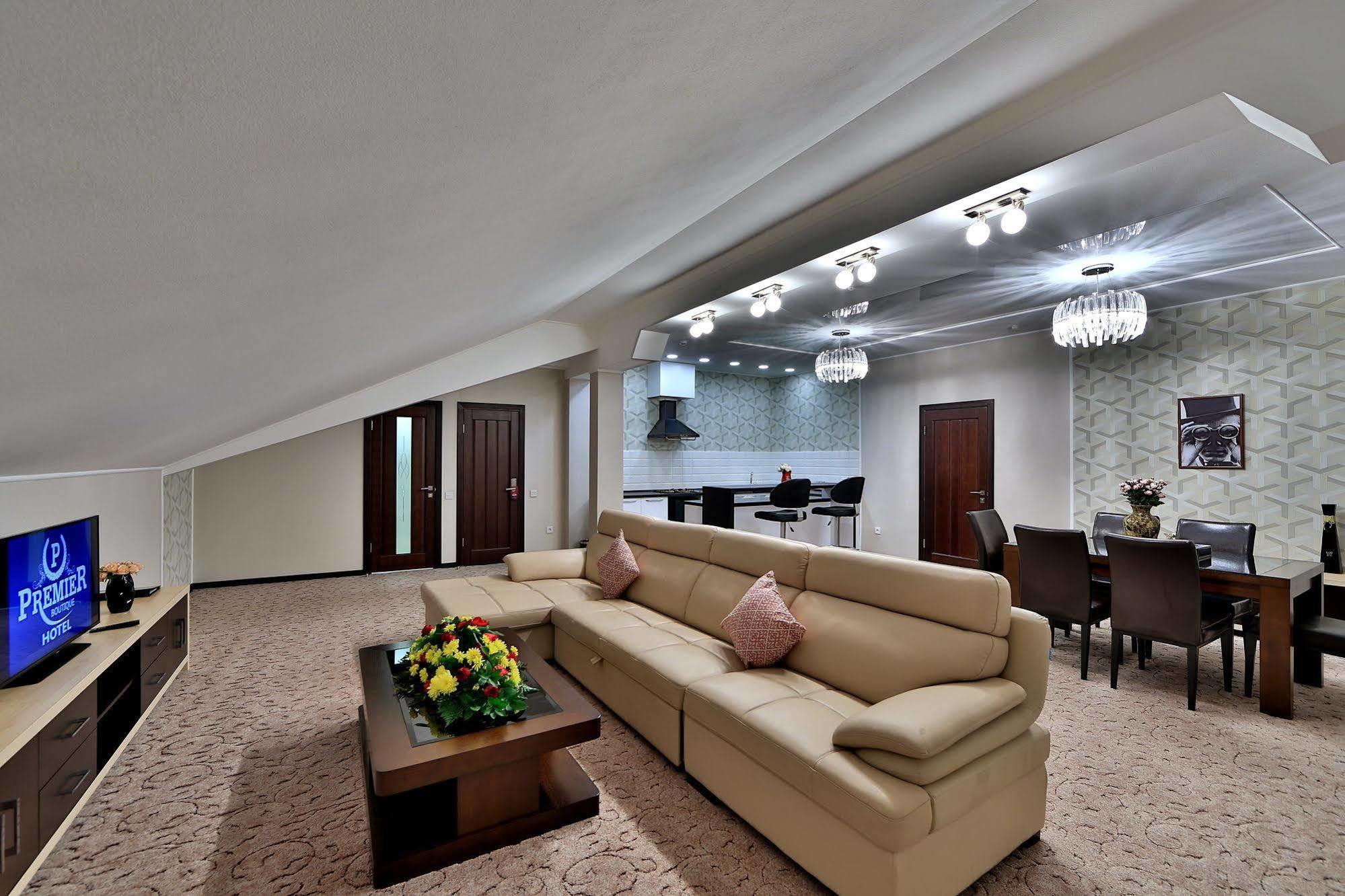 Premier Hotel บิชเคก ภายนอก รูปภาพ