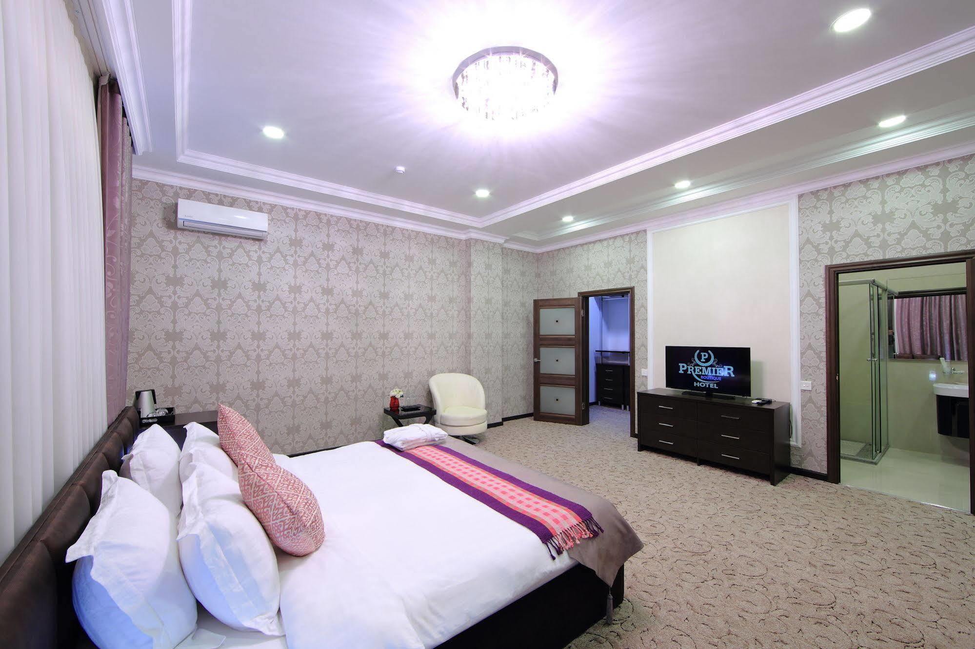 Premier Hotel บิชเคก ภายนอก รูปภาพ